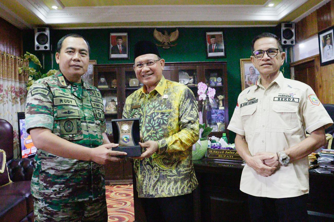 Bupati Kotabaru Sambut Baik Kedatangan Danrem Brigjen TNI Rudi Puruwinto